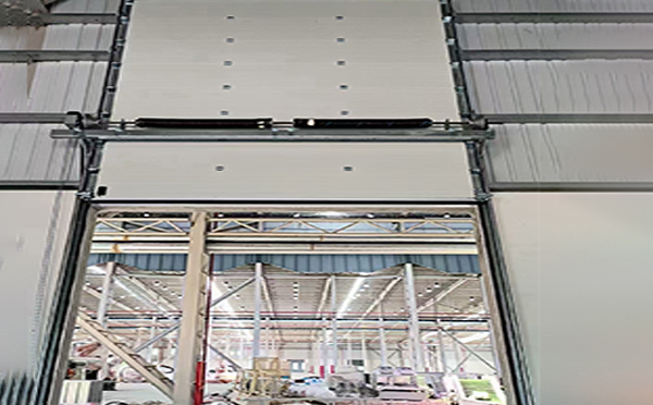 新城工业提升门