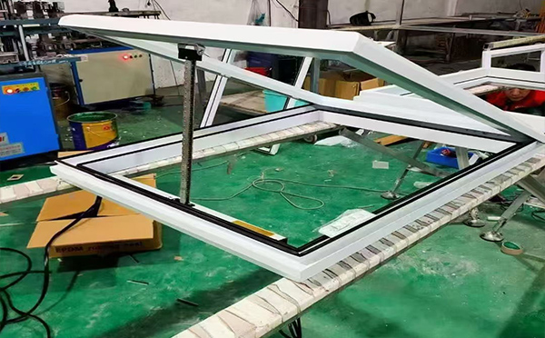 某地下车库出入口新城排烟窗配置工程