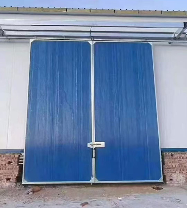 新城工业门在大型仓储物流通道中的应用实例