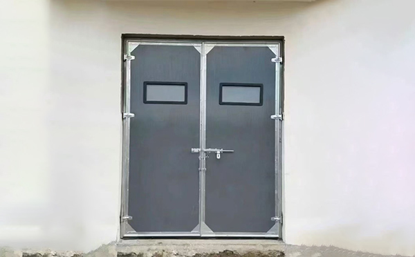 新城工业门在高温作业区域的运行表现